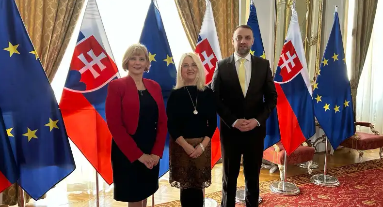 Hrubik i Petrakova na prijemu u Vladi Slovačke